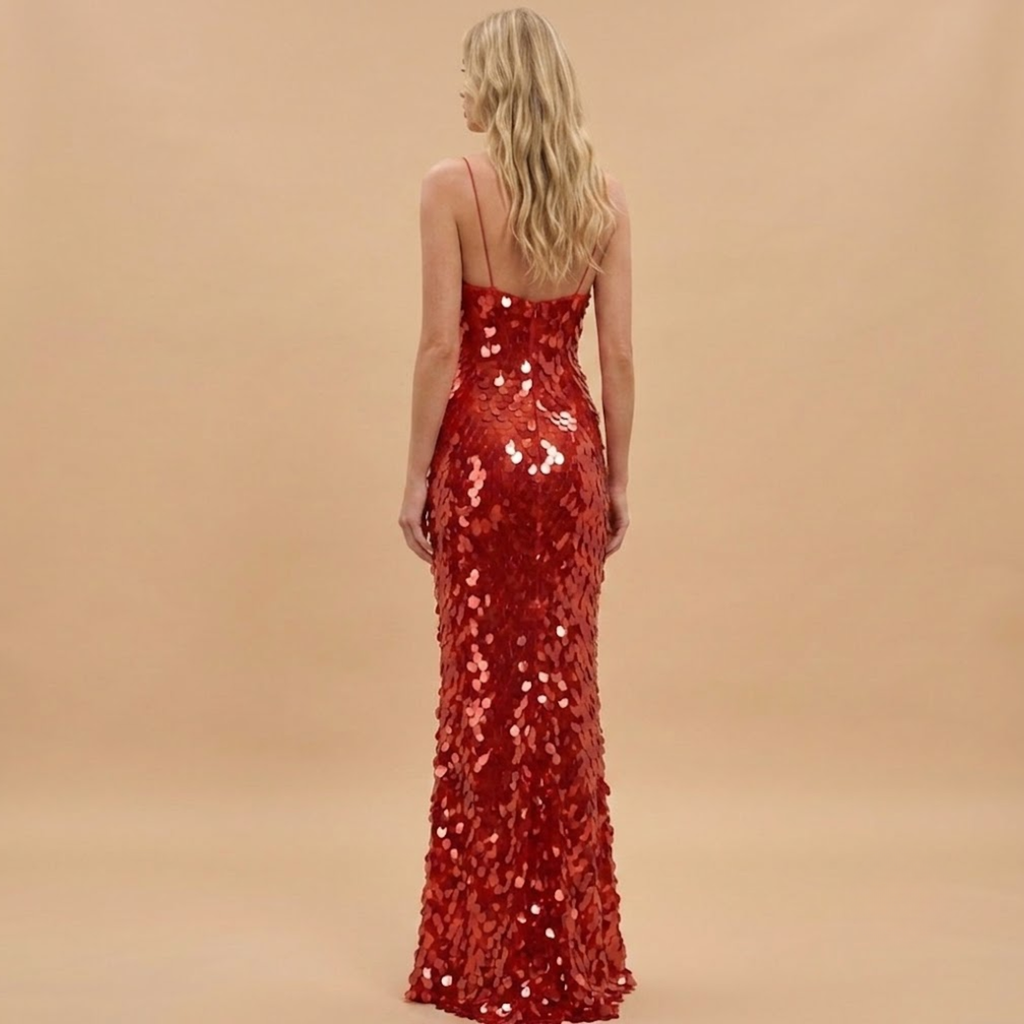 Elegant_Maxi_Dress_Red_Backsideview