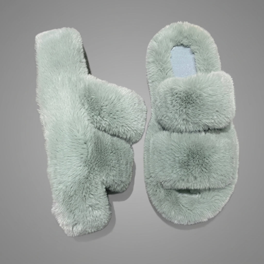 Grey Fuzzy Winter Slippers – Cozy Fur-Lined Indoor House Shoes for Women