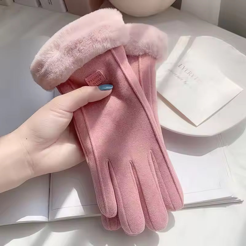 Hannah Pink winter gloves featuring a full-finger design, touchscreen functionality, plush lining, and faux-fur cuffs
