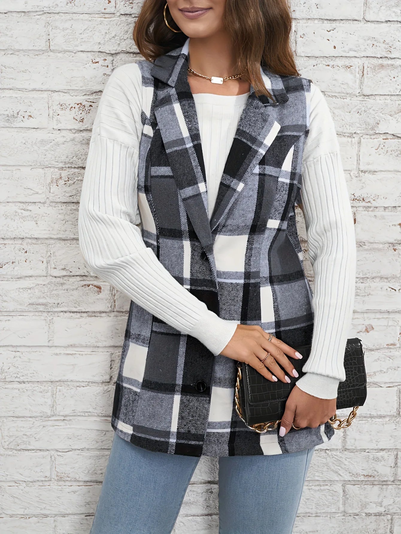 Juniper Plaid Long Vest, collar detail