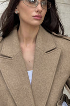 Tahlia Khaki cropped blazer close-up of the wide notched lapels and shoulder epaulet.